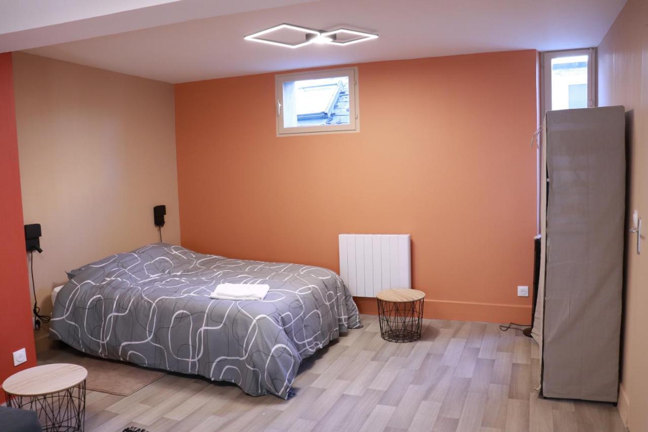 Sejour Tout Confort En Plein Coeur De Nevers, Studios Galet-Carbone Ou Terra Cotta Esterno foto
